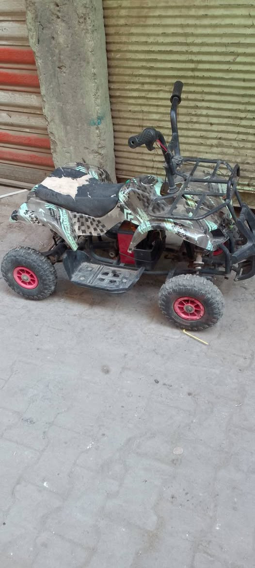 سيارة اطفال للبيع عاطله مااعرف شبيها السعر 100مكاني بغداد باب المعظم رقمي *********** واتساب
