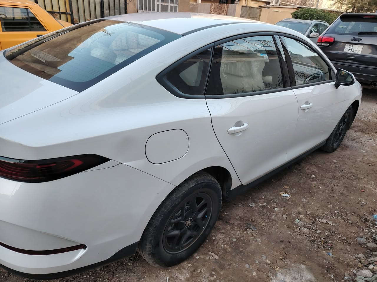 السلام عليكم عندي بي واي دي جن ابلاص للبيع صار عندي ظرف واحتاجيت فلوس ورايده ب١٨مليون *********** وبيه مجال
