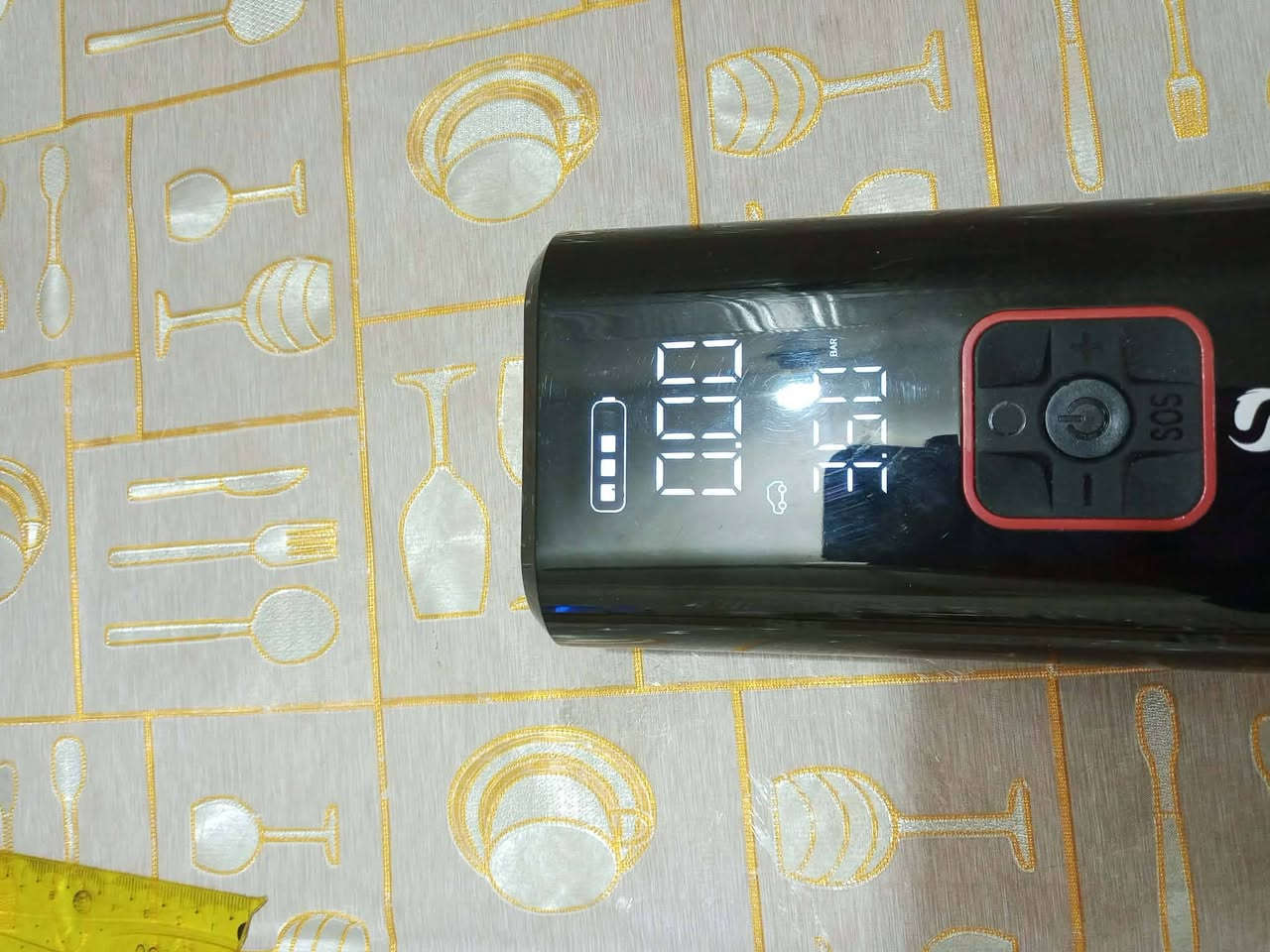 منفاخ سيارة او دراجة او باسكل شحن او كهرباء جديد غير مستعمل السعر ٤٠ أو بي مجال الاستفسار ***********
