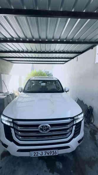 تيوتا لاندكروز موديل 2022
فول مواصفات ماشية70 الف 
1- #سلايد روف وبصمة 
2-  خمس بصمات 
3- #كراسي كهرباء 
4- #كشنات جلد 
5 -  3 #شاشات كبيرة بلاد ام الترحيب
6- #حساس خلفي وامامي 
7- #جنطة كهرباء ( جكات )
8 - #تحكم ستيرن جهتين
9 - #مري شفط 
 10 - #تشغيل عن بعد 
11 - #اشاير ترحيب
12 - #كشنين كهرباء  
13 - #حساسات امامي وخلفي 
14 - #شاحن لاسلكي( واير ليس ) 
15 -  12 #ايرباك 
16 - #دبل ماوس 
17 - #كامرة خلفية 
18 - #نظام ABS 
19 - #ثلاجة 
20 - #لايت زنون كشافات
21 - #كروز سرعة 
22 - #تحكم كهربائي بلمري 
23 - #ويل كب كروم 
24 -#حجم المحرك: 6 سلندر4000 تنفس طبيعي 
25 كشنات تبريد

السعر 650 $ وبيها مجال 

***********

***********
