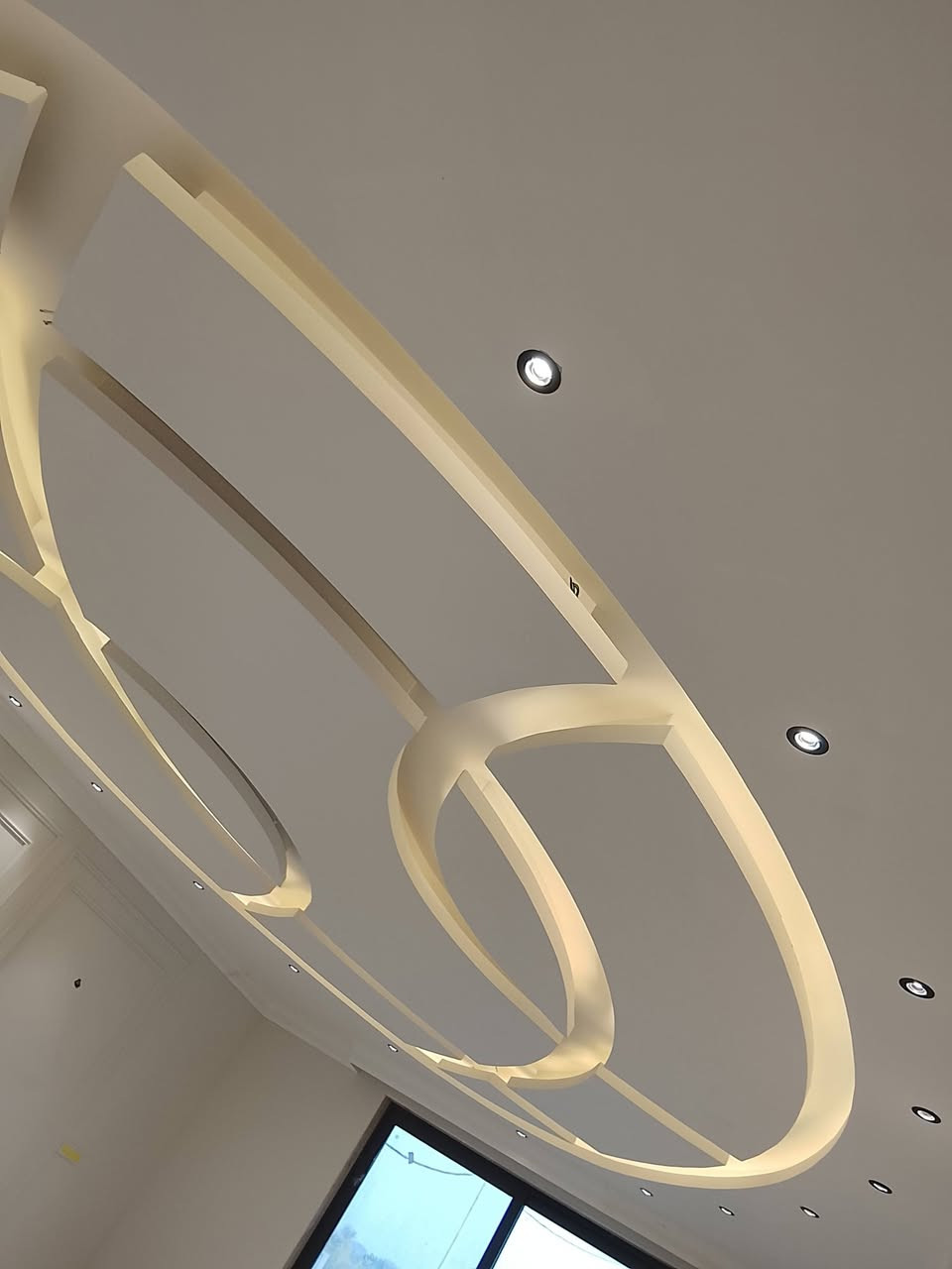 السلام عليكم 
صباغ جدران كل انواع الاصباغ *طلس معجون شغل واجهيات
شغل درجه اولى واسعار مناسبه جدا 
ترميم المنازل التعبانه
معالجة الرطوبه واخفاء السيراميك 
متفرغ حاليا 
مراسلة الخاص او الاتصال على الرقم 
***********
***********
