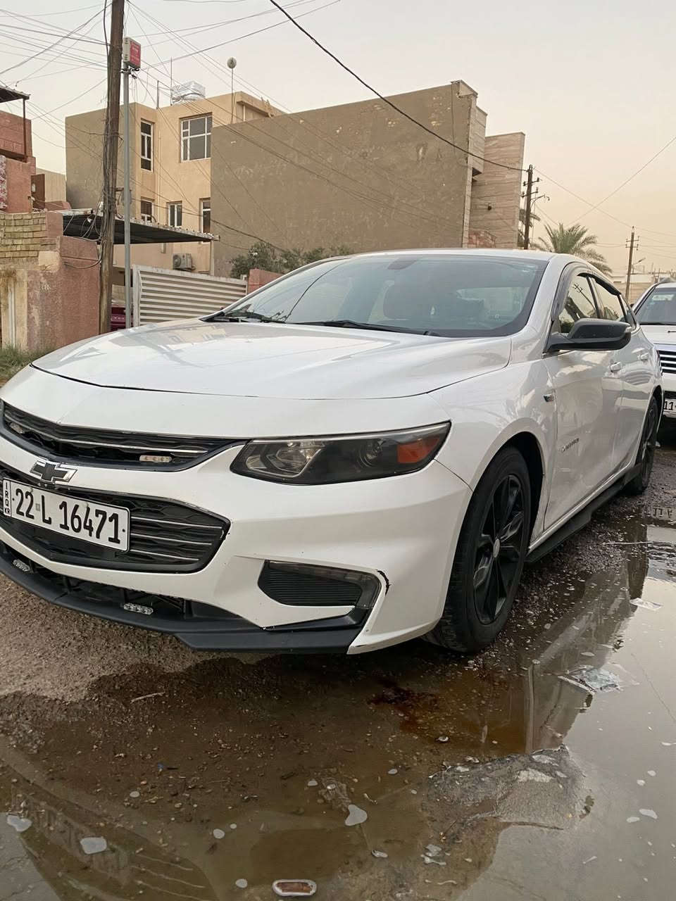 سلام عليكم 
ماليبو للبيع موديل 2018 رقم اربيل الجديد 
 السياره مواصفات LT المعروفه 
شاشه 
تحكم ستيرن
مثبت سرعه
دخول ذكي
اربع بصمات
لايت زنون اصلي
السياره جاهزه من كلشي

حداديه ممتازه
تايرات جديد
فيت بم جديد
تبريد ثلج 
السياره كامله 
ماشيه 150 الف 
حادثه // مثل ما موضح في الصور مع السونار  
السعر ١٠٤ ورقه وبيها مجال بسيط
رقم ***********
