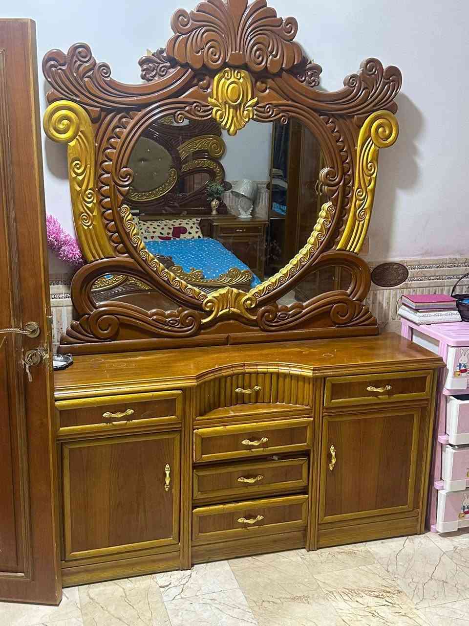 السلام عليكم غرفه نجاره نظيفه كلش للبيع اللحام يراسل على هذا الرقم ***********
