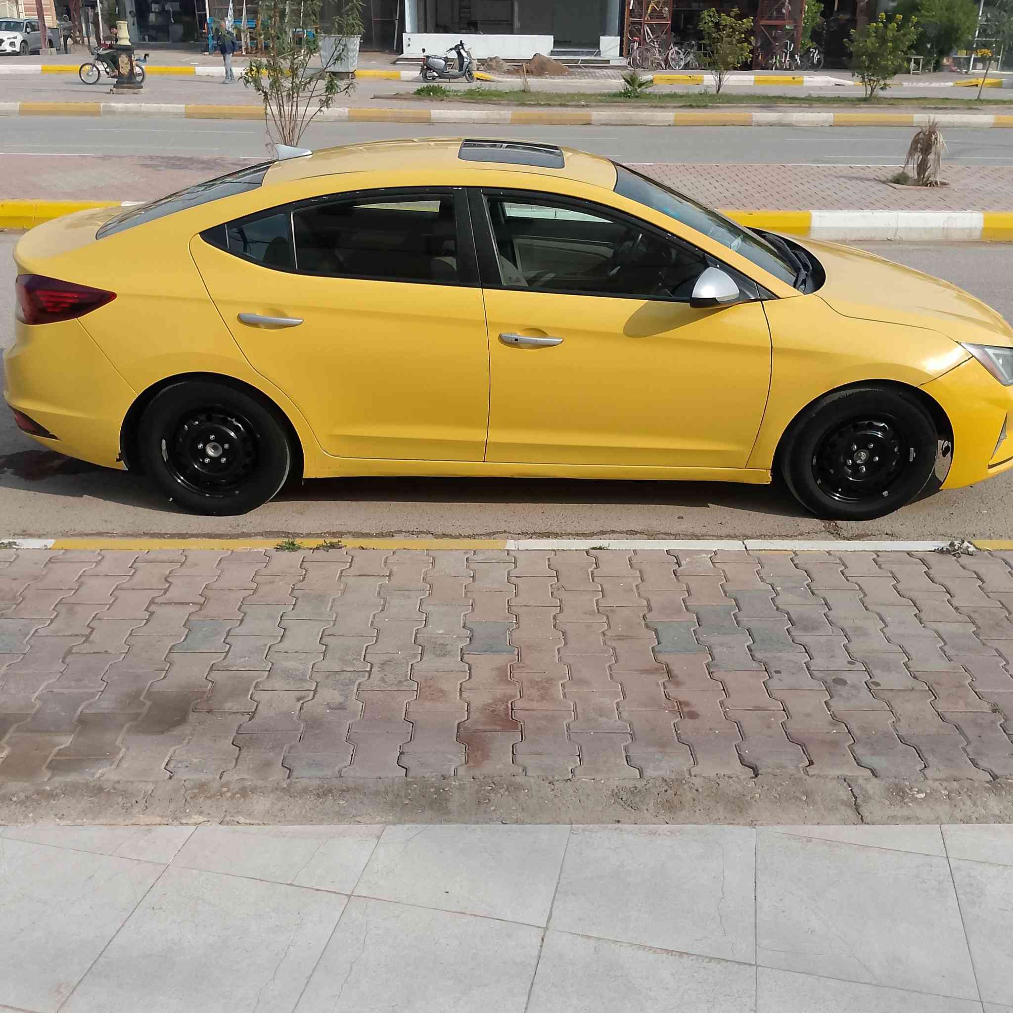 النترا 2020 للبيع سياره فول واحد على واحد صور الحادث مال امريكا موجودات بالصور ماكينه وقير خير من الله مكينه 2000 دوش والسعر 105 وبيها مجال  ***********
