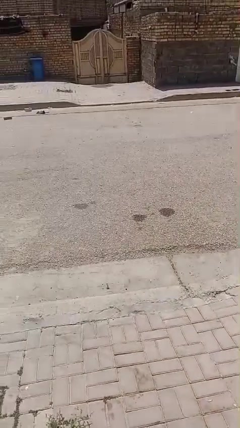 بيت بحي الكوفه شارع الصورة ستدار الثانيه علا جهت اليسره خلف أسواق الصدرين بل ضبط طابق واحد جديد جاهز من كلشي نضافته مثل ما شوف بل صورة خير من الله السعر عل خاص ***********
