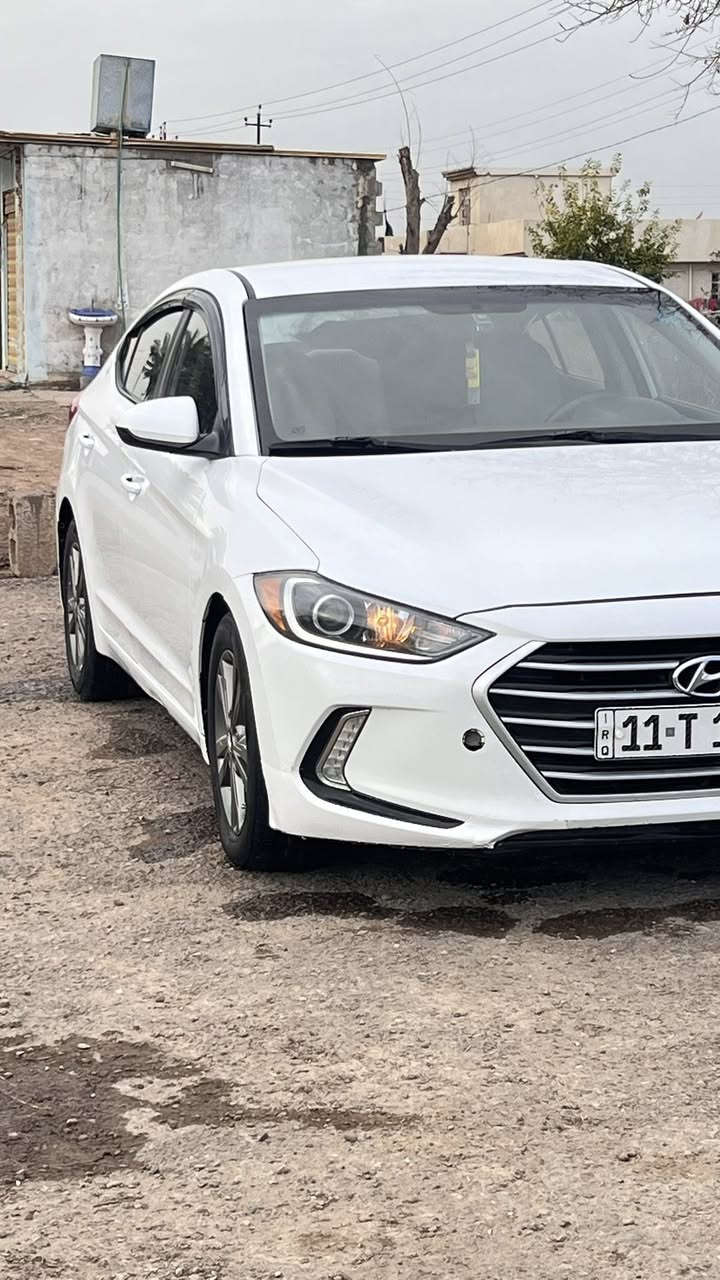 السلام عليكم النترا ٢٠١٧ وارد بدون حادث ابد وبدون ضربه رقم بغداد دولي سنويه جديده بيها بخشم البنيد رشه وبدايه القماره بقبغ الصندوق اثر تشليع صبغ بدون قطره معجون السونار بالمنشور عندي صورها قبل لا ارشهن سياره كلش جديده بدون بارد كير مكينه كفاله سعرها ١١٩ وبيها مجال بسيط مكانها ديالى ***********
