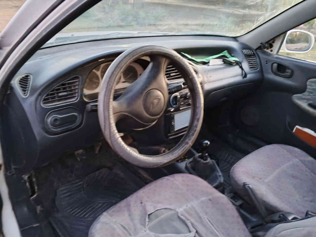 السلام عليكم للبيع دايو لانوس 
موديل 1998 سنويه لنهايه 2027   مكينه  1600 كير عادي مكينه وكير مكفولات شرط  لاتنقيص ولاتبخير  تايرات صار شهر من شديتهن كهربائية كلها شغاله رقم بغداد رقم مميز.     . شاشه لمس  كامره خلفيه تشتغل ويه البك 
سعر 28  نقص مشط استيرن فقط. تريد تحويل تريد وكاله 
للاستفسار *********** مكانها واسط الزبيديه
