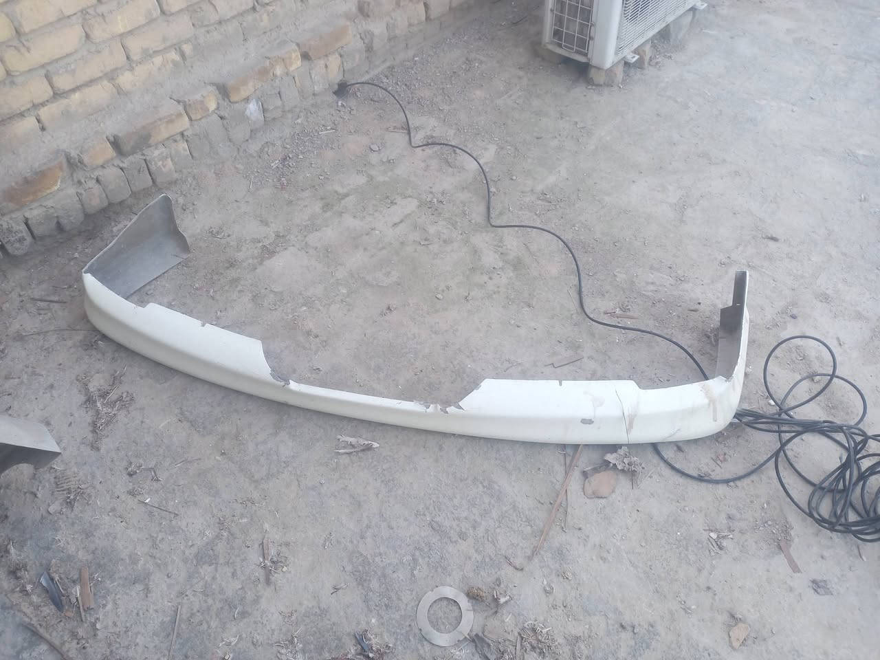 السلام عليكم عندي لحيه سياره ملكه مال دعاميه الاماميه والخلفيه او عندي اسبايدر خلفي مال جامه الخلفيه السعر ١١٠ او بيهن مجال ***********
