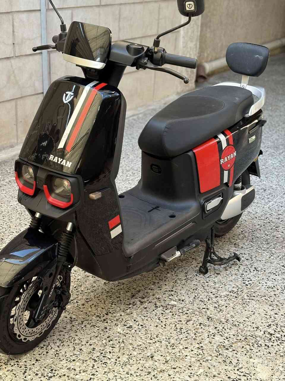 🛵 للبيع: دراجة شحن ريان 2025 🛵

بطاريات: عدد 6
تمشي 60 KM
حالة ممتازة ✅
الدراجة شبه جديدة 

💬 السعر: 850 الف وبيه مجال 
📞 الاتصال: ***********
📍العنوان: بغداد_الشعلة
