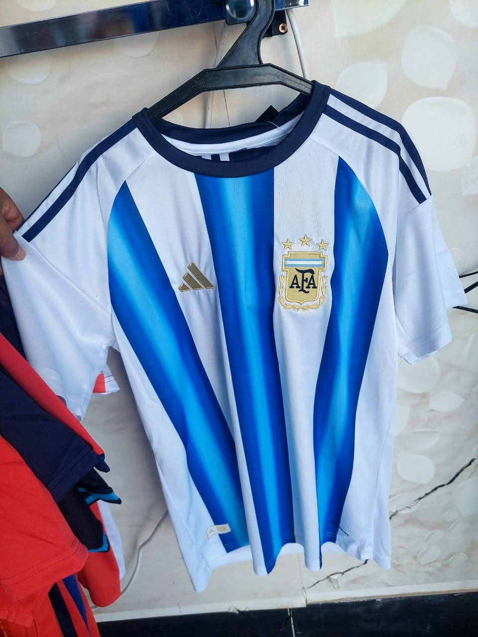 دريس شورت وفالينه انديه و منتخبات جيلاتين الأصلي 10الف + تشيرت غورلا 10الف + تشيرت وبرموده تمارين رياضيه. 10 الف.


**إذا كنت صاحب هذا الإعلان وتريد حذفه لأي سبب، رجاءا أرسل رسالة إلى الدعم الفني**