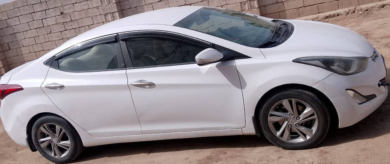 النترا 2015 خليجي 1600 سنويه جديده ما بيهه لا ضربه ولا تبديل بس رشات صبغ ابيع احزام كير محرك حداديه تبرید تخم تاير كله شرط سعرهه 105 وبيها مجال بسيط حك الجيه مكانها سماوه
***********
