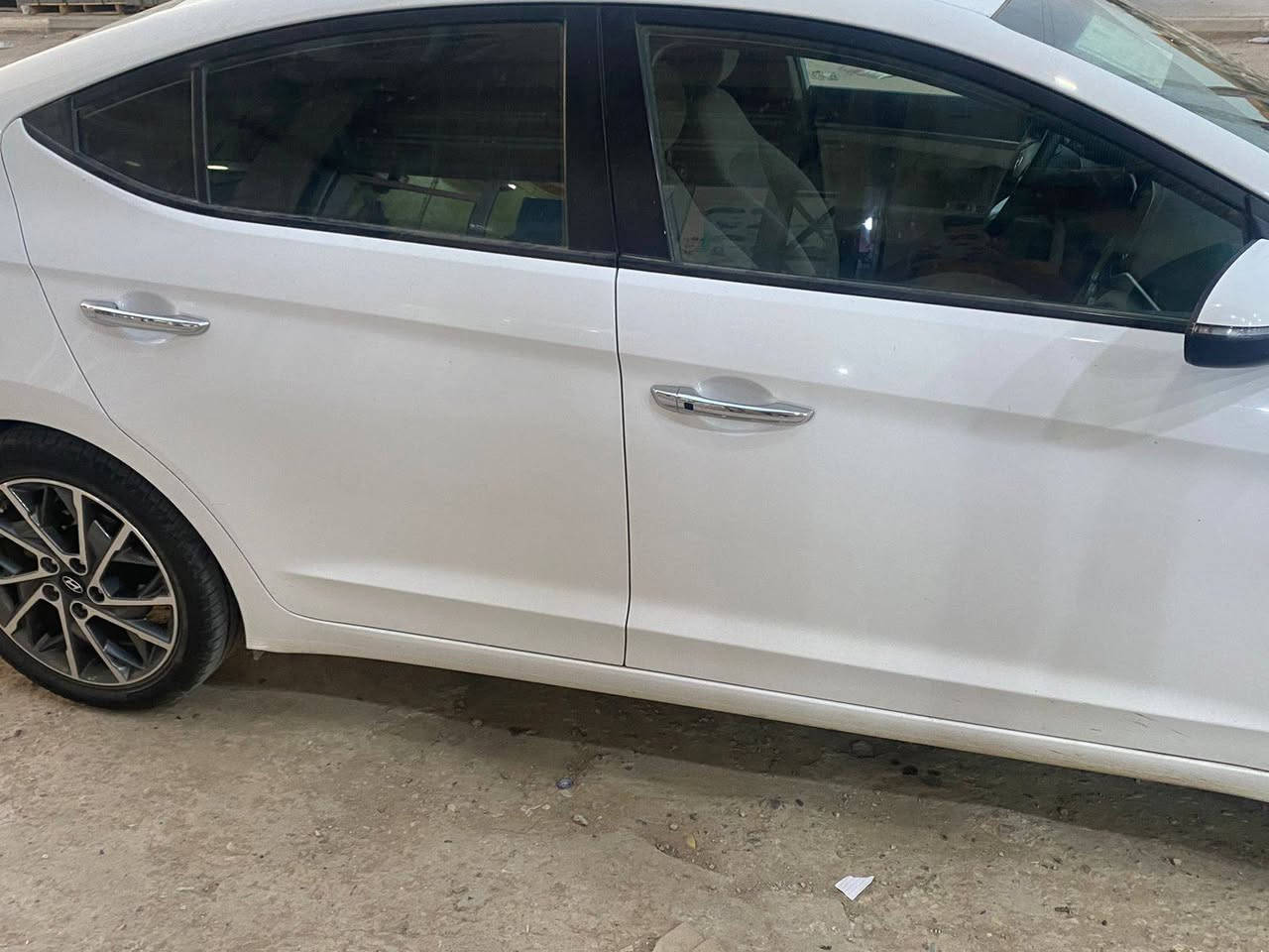 سلام عليكم
النترا 2020 
كفاله عامه 
رقم بغداد تحويل مباشر 
محرك 2000 دوش
ماشية ٦٧كيلو
فول موصفات 
بصمه 
بصمه ابواب 
بصمة جنطة
تبريد قطعتين 
حساسات خلفيه 
حساسات اماميه 
كاميرا أمامية وخلفية
شاشه 
فول تحكمات ستيرن
فتحه 
يدات نيكل
مري شفط
ترحيب 
فتح جنطه عند الاقتراب
كشن جلد لونين
السعر ١٧٥وبيه مجال
العنوان الشطرة
***********
