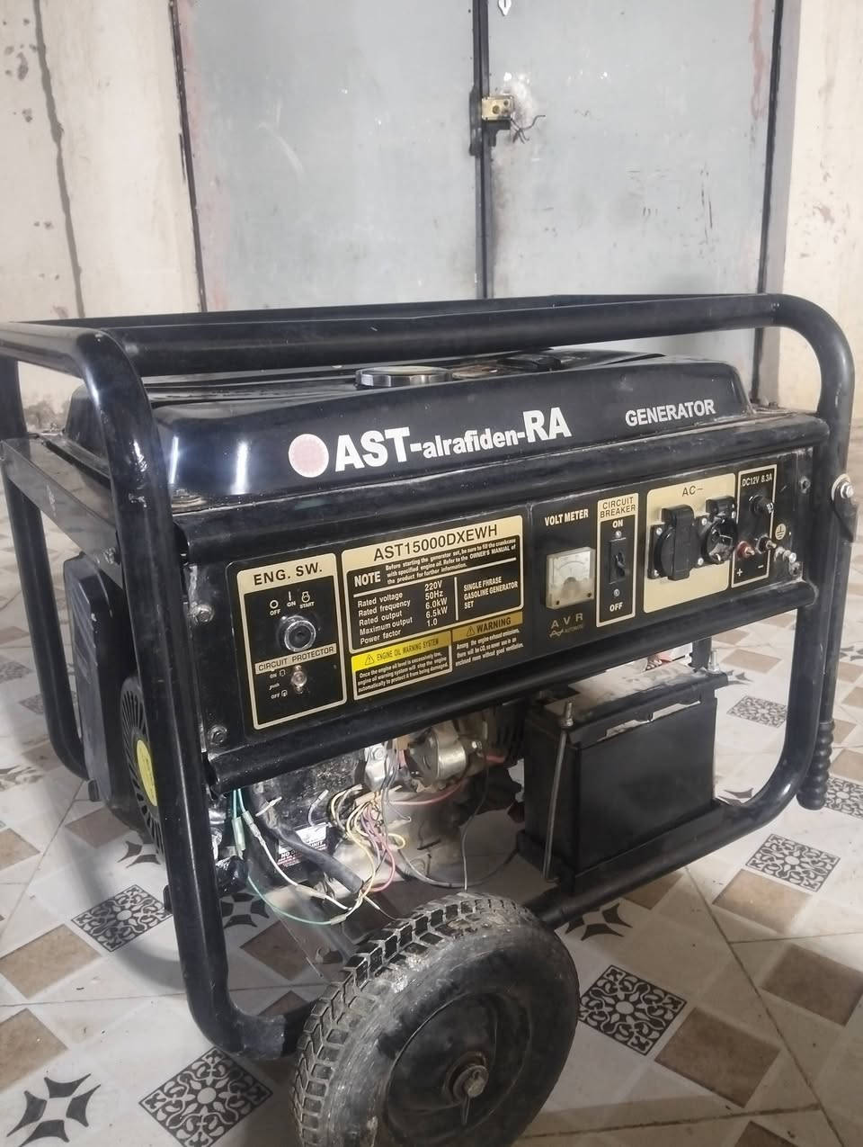 مولد بنزين للبيع
جديد كلش ما مشتغل قليل كلش 
25 انبير 
بنزين 
يشتغل سلف و بكره 

‏‪0788 102 8013
