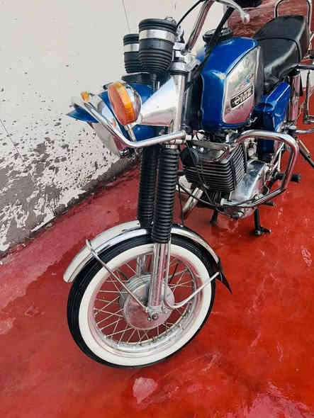 السلام عليكم احترامي للخوه
دراجه للبيع موديل ٨١ امزت  مكفوله من كلشي شغل وترايك بصره
 السعر 1600 وبيهن مجال حك الجية
***********
بغداد جسر ديالى
