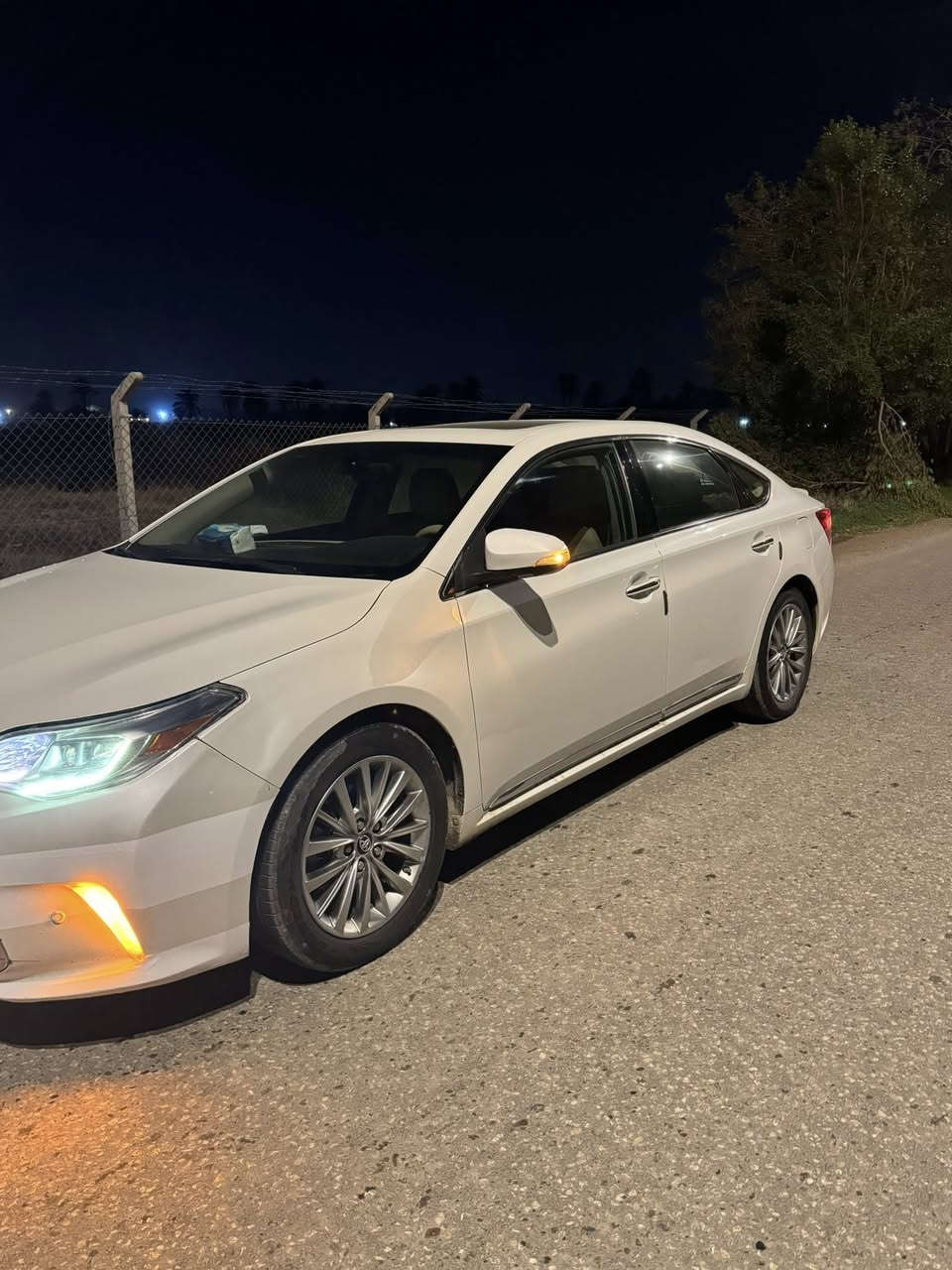 السلام عليكم 

افالون 2017 
خليجية  فئة limited لمتد

رقم بغداد باسمي 

مكفولة من الحادث و الصبغ

السعر 250$ و بيها شي بسيط 

مكانها الحلة 
***********
