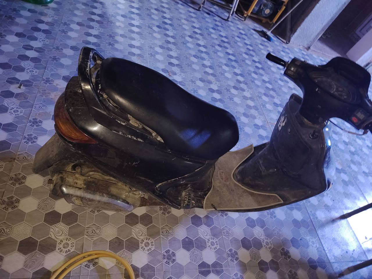 دراجه فراشه مكينته نضيفه مفتوحه مره وحده نكره هندر مكينه تخبل عوزه ترتيب بسيط سعر 350 بيه مجال بسيط رقم ***********
