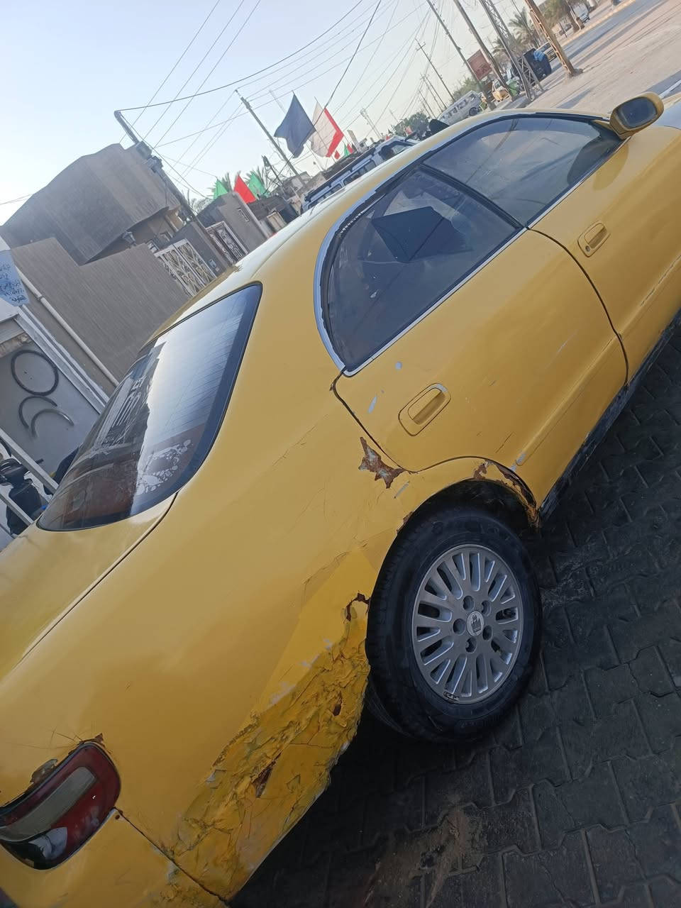 سياره للبيع السعر 18 ورقه وبيها مجال راعيها بالنجف ومكان بالنجف مكينه وقير تعبانات والقشر قدامكم حداديه تايرات زينه***********
