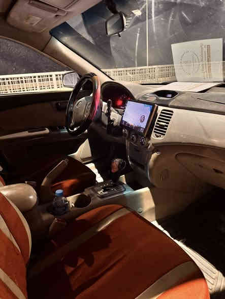 السلام عليكم للبيع كيا اوبتيما موديل 2008 
مرقم بغداد جديد سنويه بأسمي تحويل ثاني يوم  وارد أمريكي  كير محرك شرط  
ضرر 4 قطع جاملغين امامي بونيد وباب رش صبغ 
السعر 82 وبيها مجال 
اي استفسار اتصل ***********
