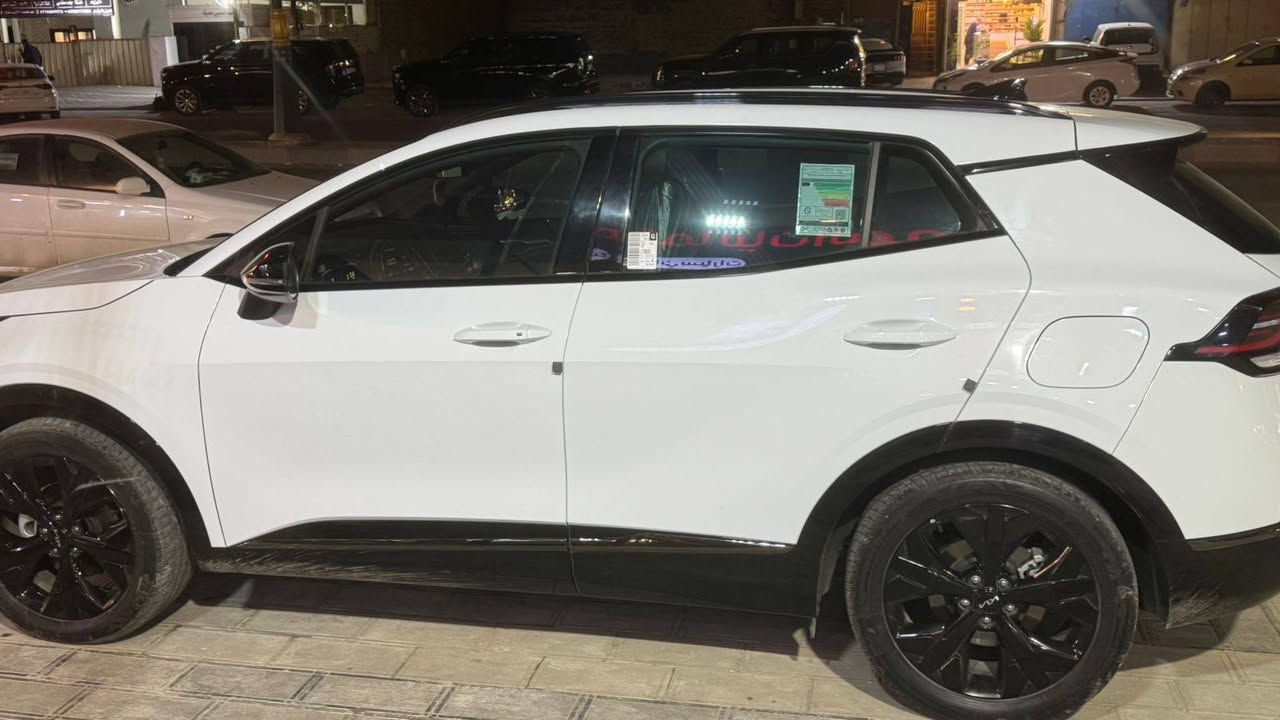 يالله
السلام عليكم 
للبيع سبورتاج موديل 25 زيرو 
مواصفات بلاك ادشن 
معروفه مواصفاتها
فول عده الفتحه 
جنطه كهرباء 
جلد 
كراسي كهرباء 
كشنات لونين 
سياره معروفه مواصفات 
السعر 250وبيها مجال بسيط 
للستفسار اكثر الاتصال على الرقم التالي 
***********
***********
