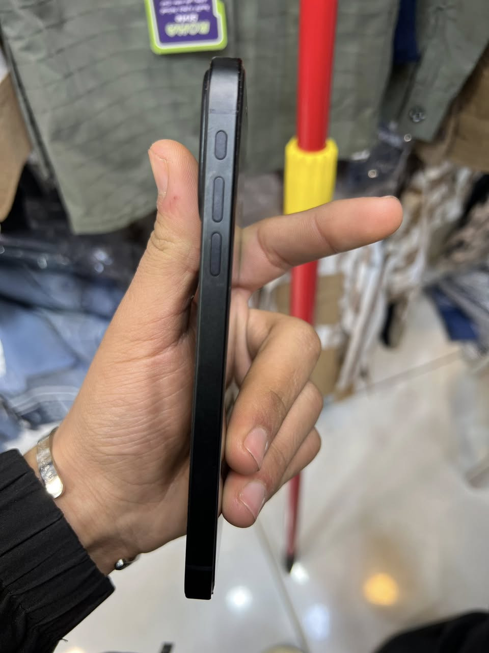 آيفون اكس ار محور 17برو 
مبدل شي 
بطاريه 77
ذاكرا ٦٤
بصمه واكف 
فلاش  شغال 
نموذج mأمريكي 
تك سيم 
السعر 165وبي مجال


**إذا كنت صاحب هذا الإعلان وتريد حذفه لأي سبب، رجاءا أرسل رسالة إلى الدعم الفني**