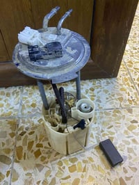 عبوة بانزين كامله. ما اعرفها مال يا سياره السعر ٥٠الف  مكاني بغداد الا...