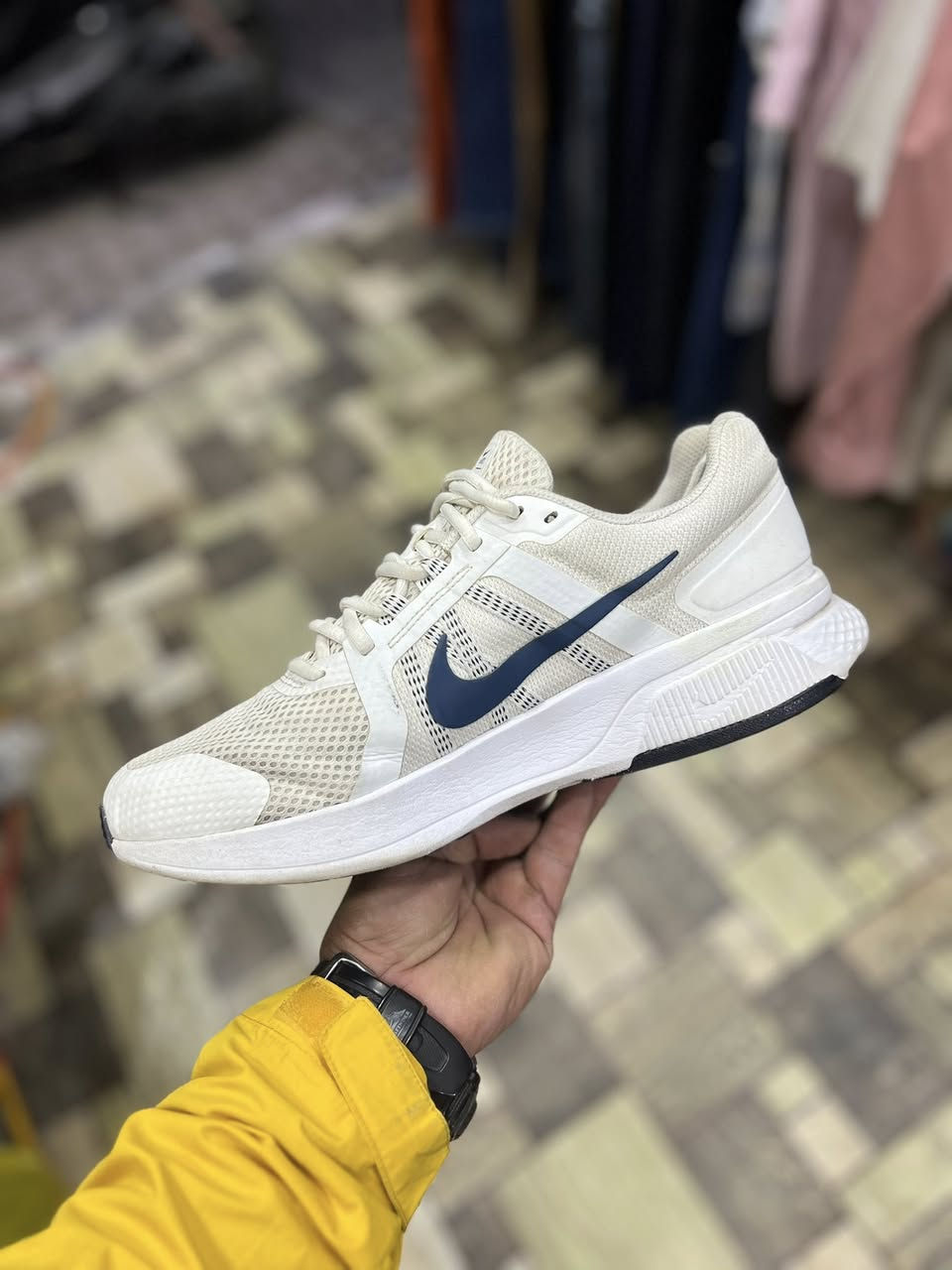 نايك 
بالة اصلي
قياس 45
توصيل جميع محافظات 
واتساب
***********
