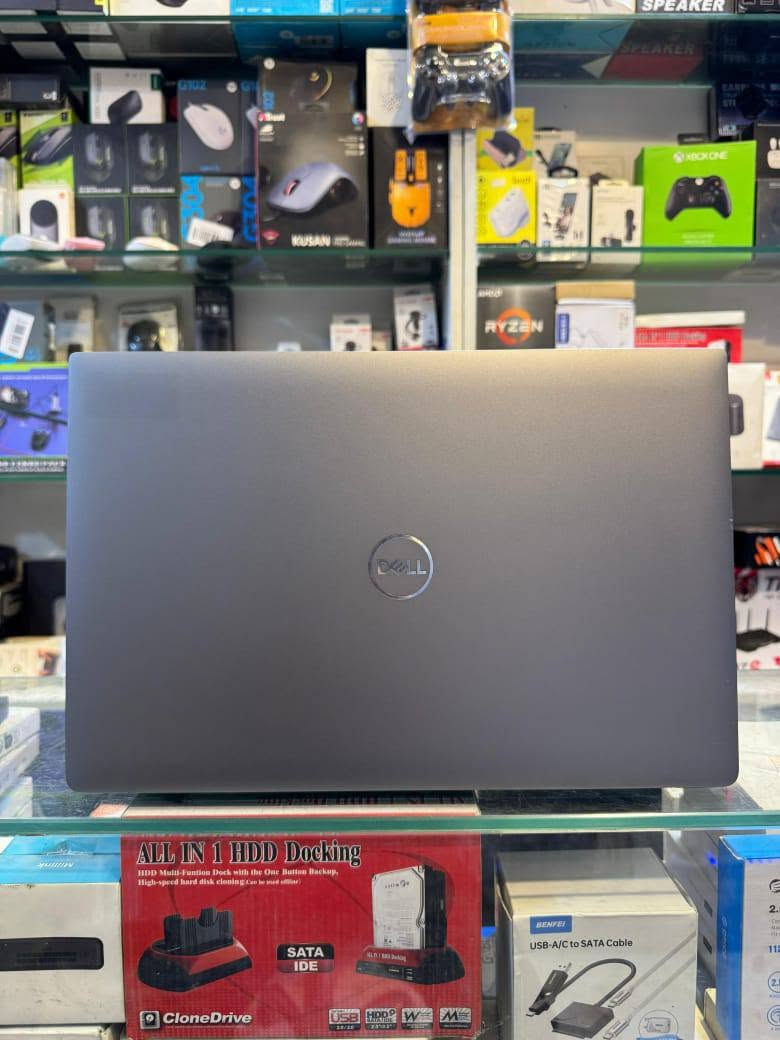 كوراي سفن جيل تاسع H
Core i7 - 9 H
12 CPUs - 6 Cores
رام 16 كيكا ددر4 

هارد 512 كيكا سسد ام تو 
512 SSD M.2 Hard Disk 

كرت شاشة خارجي نيفديا كوادرو T2000 حجم 4 كيكا
Nvidia Quadro T2000 - 4 Gb

كرت  شاشة داخلي  انتل  كرافكس 8 كيكا
Intel UHD GRAPHICS 630 - 8 GB
حجم  شاشة 15.6 فول اجدي 
15.6 inch 1920*1080 FHD 
كيبورد ضوئي ليزري عربي انكليزي

السعر :
600 الف دينار شامل توصيل وملحقات


**إذا كنت صاحب هذا الإعلان وتريد حذفه لأي سبب، رجاءا أرسل رسالة إلى الدعم الفني**