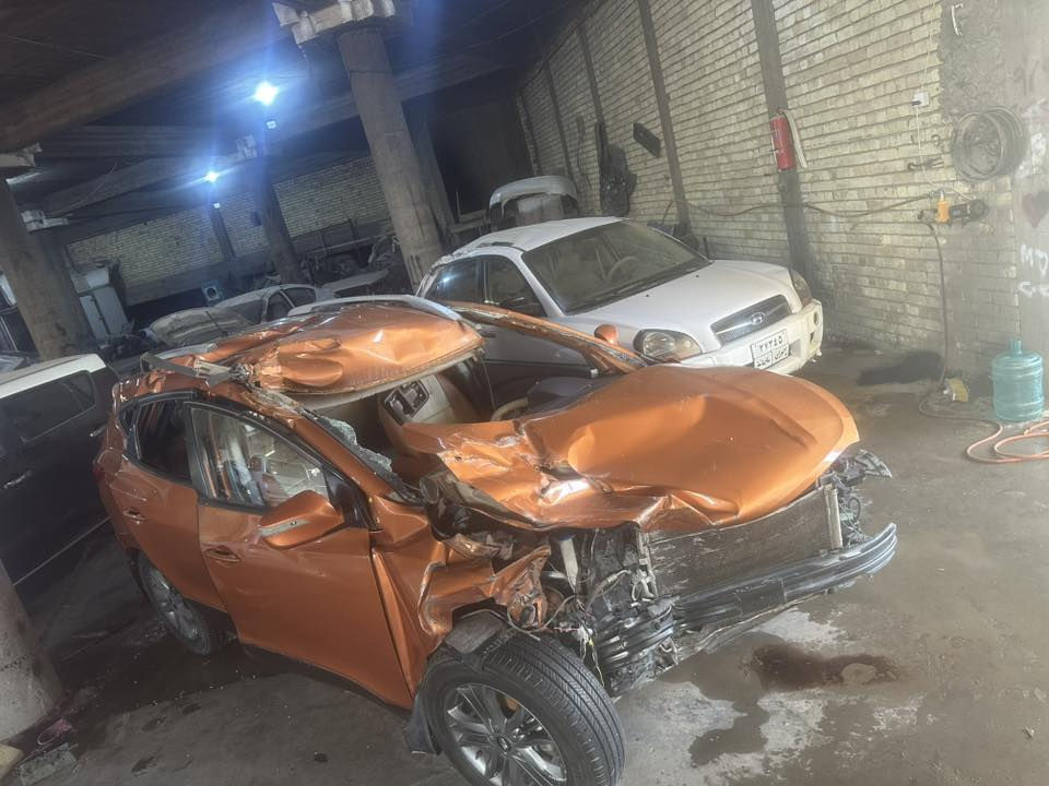 سلام عليكم لبيع توسان موديل ٢٠١٥ رقم بغداد عله حادثهه مثل صوره سعرهه ٦٥ مكان سياره بغداد المشتل استفسار ***********
