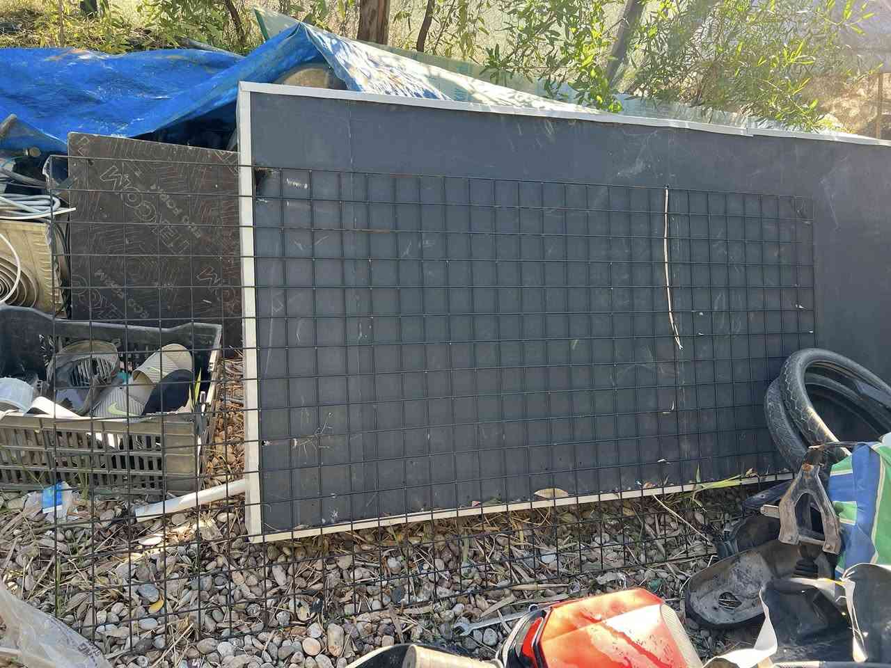 السلام عليكم قوالب مال احديه للبيع العدد4شبابيك مربع وقوالب تلبيس عدد٧٠ وحده وشريط حايط عدد ٤ وسعره خابرني وتدلل ***********
