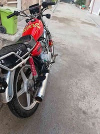 سيفان موديل ٢٣ للبيع الدراجة خير من الله مرتبة مابيه اي نقص غير بس جوز...