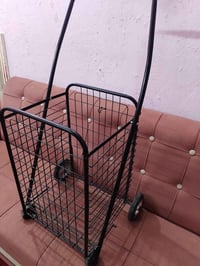 عربانة تسوق • سعة كبيرة • للبيع