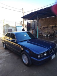للبيع BMW525اصل  موديل 1992 صبغ عام جماليه   طخم امامي خلفي جديد لايتا...