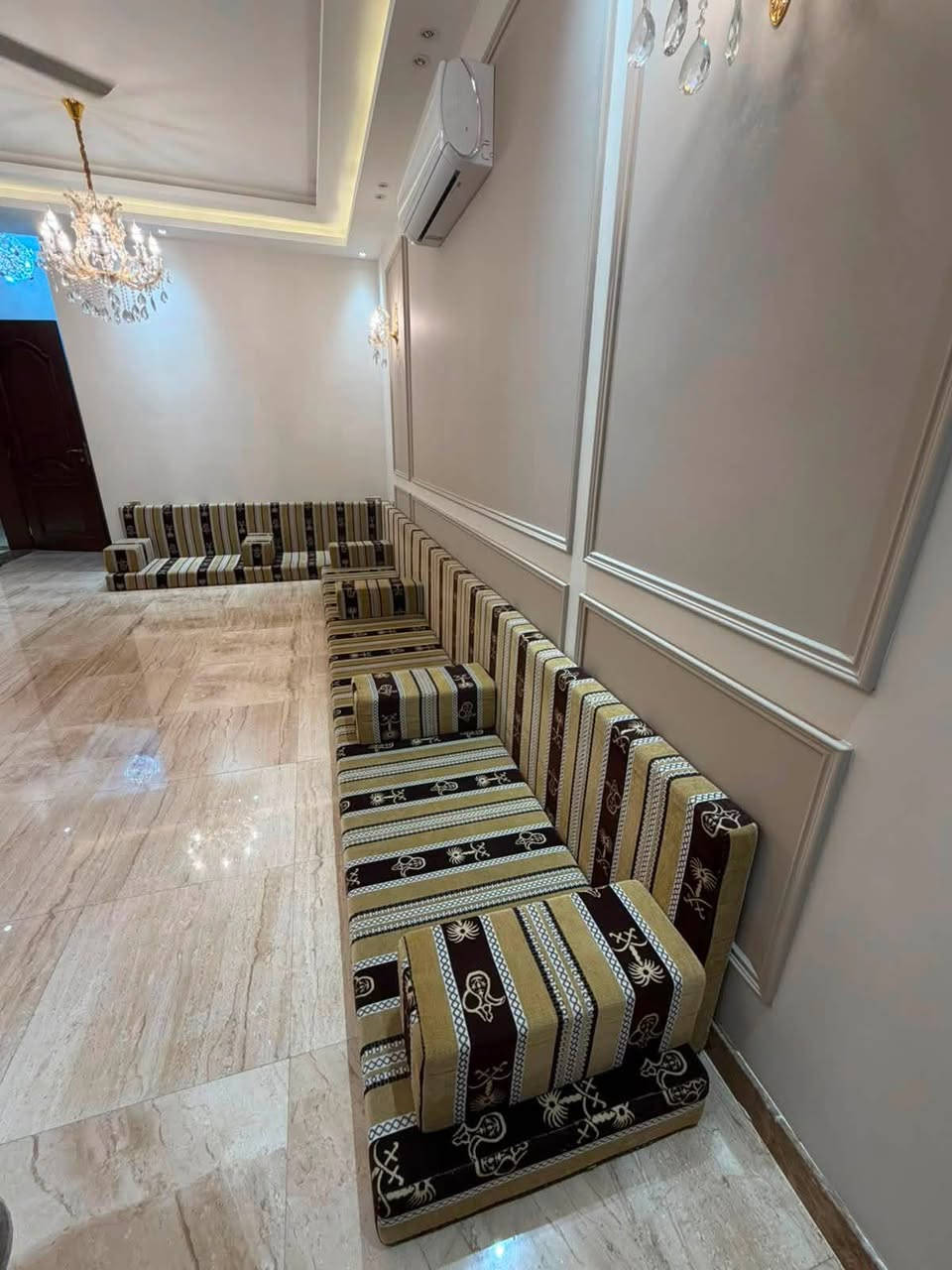 ديوان عربي جديد
قليل الاستعمال 
السعر 350


**إذا كنت صاحب هذا الإعلان وتريد حذفه لأي سبب، رجاءا أرسل رسالة إلى الدعم الفني**