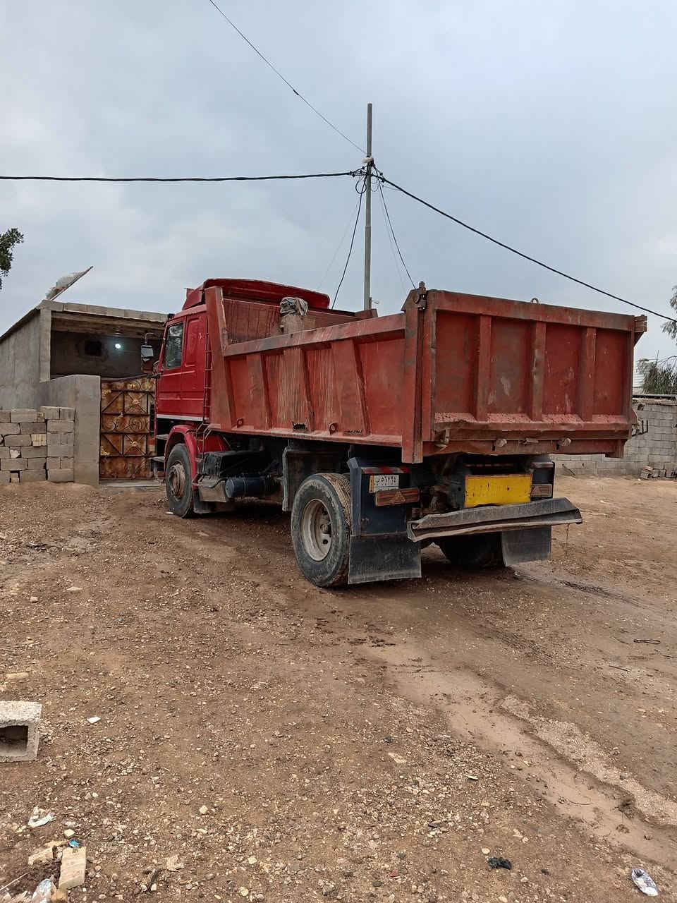 سلام عليكم سكانيا
مكينه 12 ونص 
موديل 95
كير 5/5
رقم بصره
كير محرك اكسل كفاله 
كهربائيات كلهن شغاله
مكان السياره الصويره 
***********
***********
