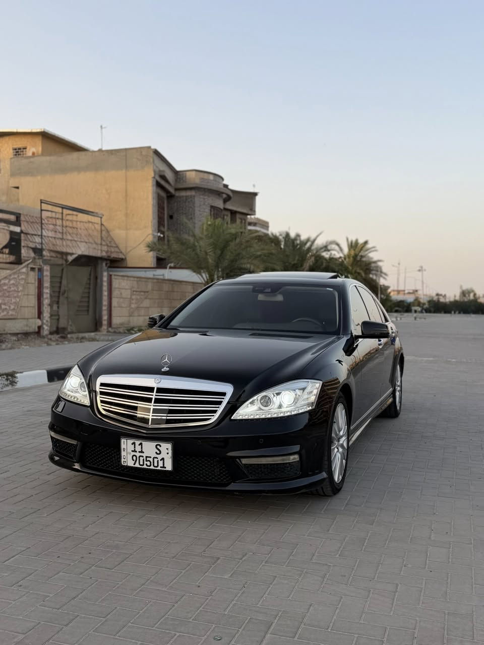 السلام عليكم 
مرسيدس s350  
رقم بغداد مشروع وطني باسمي هزه وسنويه جديده
موديل 2010 شكل ل 13بلادي بدون تحديث
وارد يابان باب قصير
ماشية 160كيلو
مواصفات معروفة. 
كامره دوار
برده خلفيه صندوك شفط 
سيدي جنجر 6اقراص
بلوتوث 
حساس امامي خلفي 
تبريد امامي خلفي ثلج 
كشنات جلد غرفه لسياره جديده
سياره نظيفة كفاله كير محرك حداده جديده بالكامل جوبلسات جدد تبريد ثلج تايرات جدد سياره كامله من كلشي بيها فقط باب كلير من ليابان وبارد بسيط
مكان السياره البصرة السعر 200وبي مجال بسيط 
 *********** متوفر وتساب
