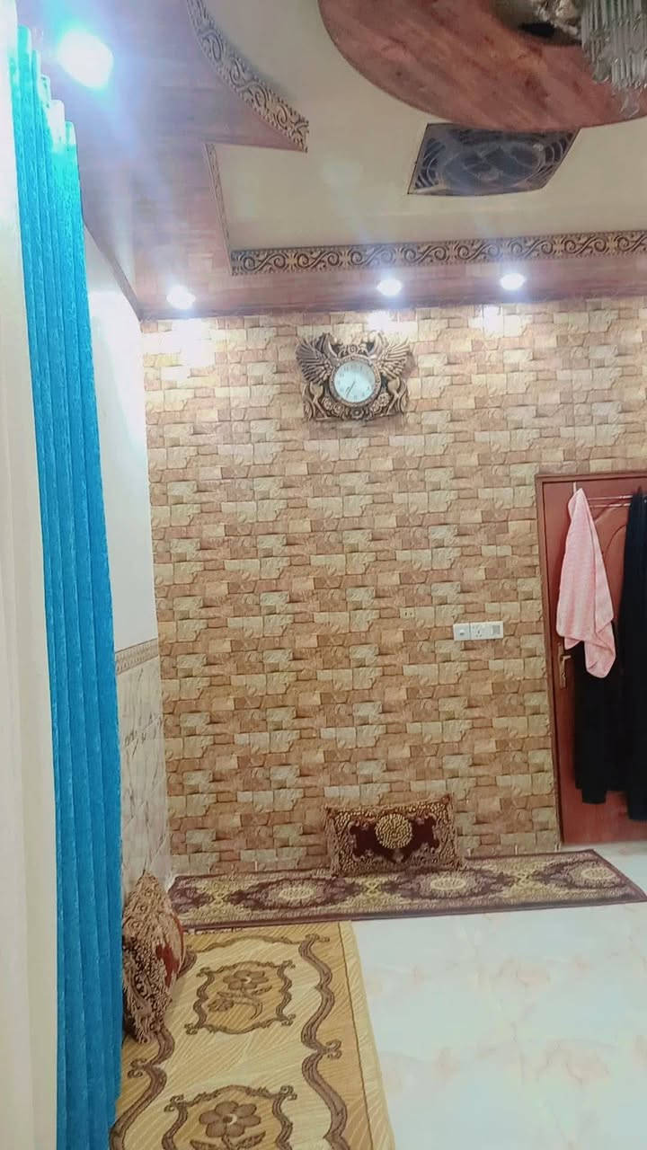 دار للبيع  100متر السعر  36وبي مجال
يحتوي علىٰ غرف وصاله وستقبال ومطبخ وصحيات داخليه وخارجيه  ومنو ر سطح كامل طابو زراعي سند 25 
البناء طابوك سقف عكاده

عنوانه نجف كوفه حي ميسان نهايه شارع الكيات قرب سكله الكرعاوي ***********
