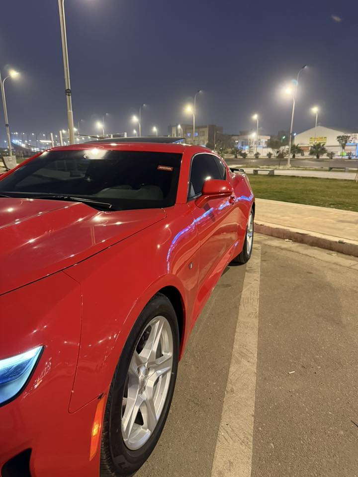 🏎️ شيفروليه كمارو 2023 - بحالة الوكالة 🏎️
للباحثين عن الرياضية والأناقة.. سيارة متميزة بنظافتها ومواصفاتها العالية، جاهزة للاستخدام وما محتاجة أي مصاريف.
📋 أهم التفاصيل:
• الموديل: 2023.
• المسافة المقطوعة: 11,000 ميل فقط (شبه جديدة).
• المحرك: 4 سلندر توربو (عزم قوي واقتصادية بالوقود) ⚡.
✨ المواصفات والإضافات:
• ✅ فتحة سقف (سلايد روف).
• ✅ الإضاءة: لايت زينون بلادي + حاجب LED + إنارة ترحيبية مميزة.
• ✅ أنظمة القيادة: 3 مودات قيادة مختلفة تناسب كل الأجواء.
• ✅ التكنولوجيا: هاند بريك بصمة + مواصفات الفول كاملة.
🛡️ حالة السيارة:
• السيارة كفالة عامة.
• التقرير: غرق (السيارة تعمل وتسير وبحالة ممتازة جداً).
• الحالة الميكانيكية: خالية من أي أعطال وجاهزة 100%.
💰 السعر المطلوب:
19,800$ (198 ورقة) وقابل للتفاوض البسيط للجادين.
📍 للاستفسار والتواصل:
 ***********  📞
