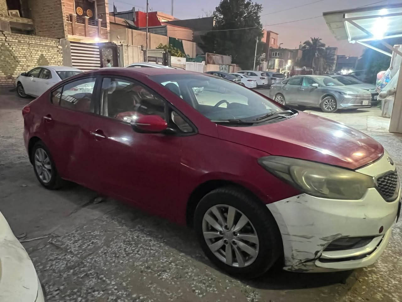 سلام عليكم سياره سيراتو موديل16للبيع بيه دعاميه اماميه بام مضروب  خلفي سعر السيارة 97ورقه بيه مجال***********
