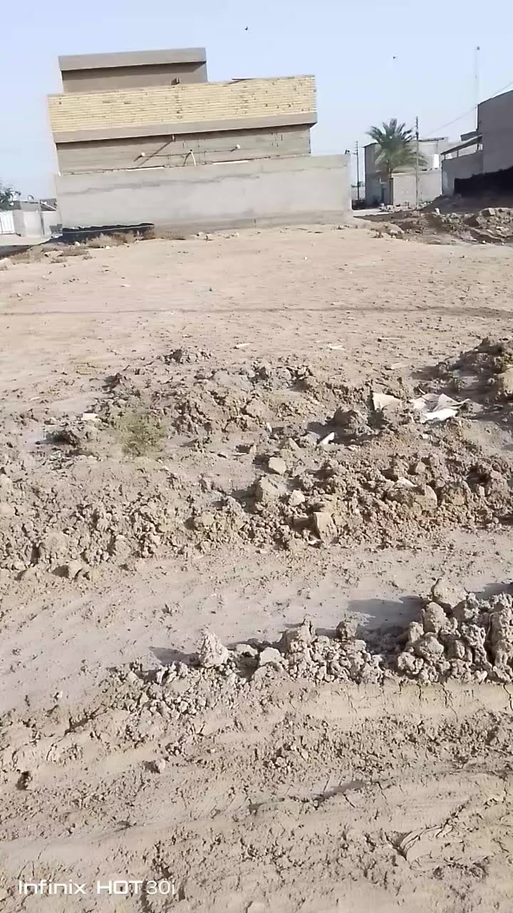 يالله قطعة طابو صرف مساحة 150 متر واجهه 6 أو نزال 25 مدفونه عروض شارع 15 عنوان كربلاء الحسينيه العطيشي حي زهراء ***********
