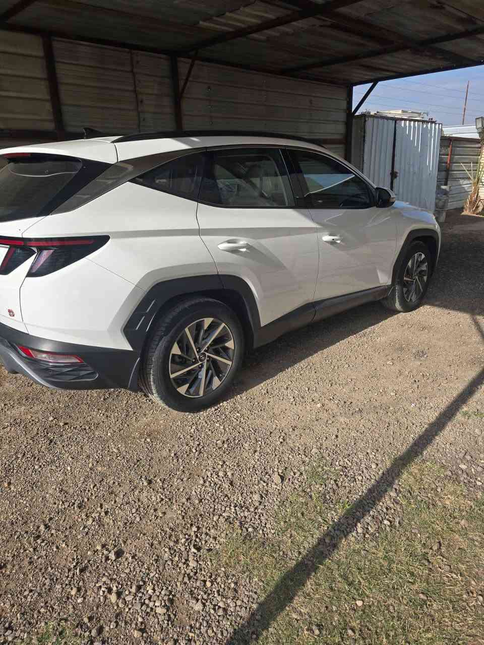 سلام عليكم توسان ٢٠٢٣مكفوله ماشيه ١٨الف رقم بغداد باسمي عنوان بغداد السعر٢١٢وبيها مجال رقم الهاتف ***********
