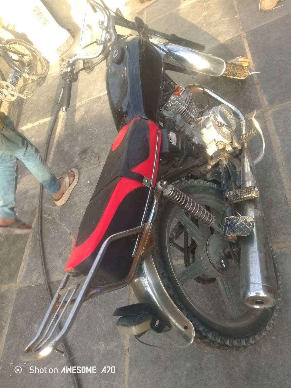 سلام عليكم دراجه ايراني نامه 5 كير دراجة مكفوله كفاله عامة  شلعه ومعدل وكاملة *********** عنواني بغداد حي البتول قرب العبيدي سعرة 250 وبيهة مجال حك الجيه ♥
