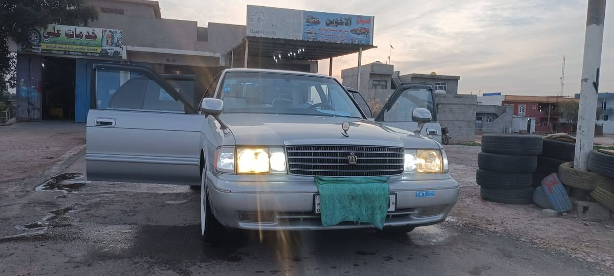 كراون ارنب للبيع موديل ١٩٩١مكينه 2500سنويه جديده غرامات مصفرة صبغ لجماليه لايت شمسي زينون
 صدر حداديه كله جديد تخَم تاير جديد تبريد شغال السياره جاهزة على اخر حبايه ميحتاج اي مصرف سياره اب أسمي مكاني ديالى خانقين
سعر 80
***********
