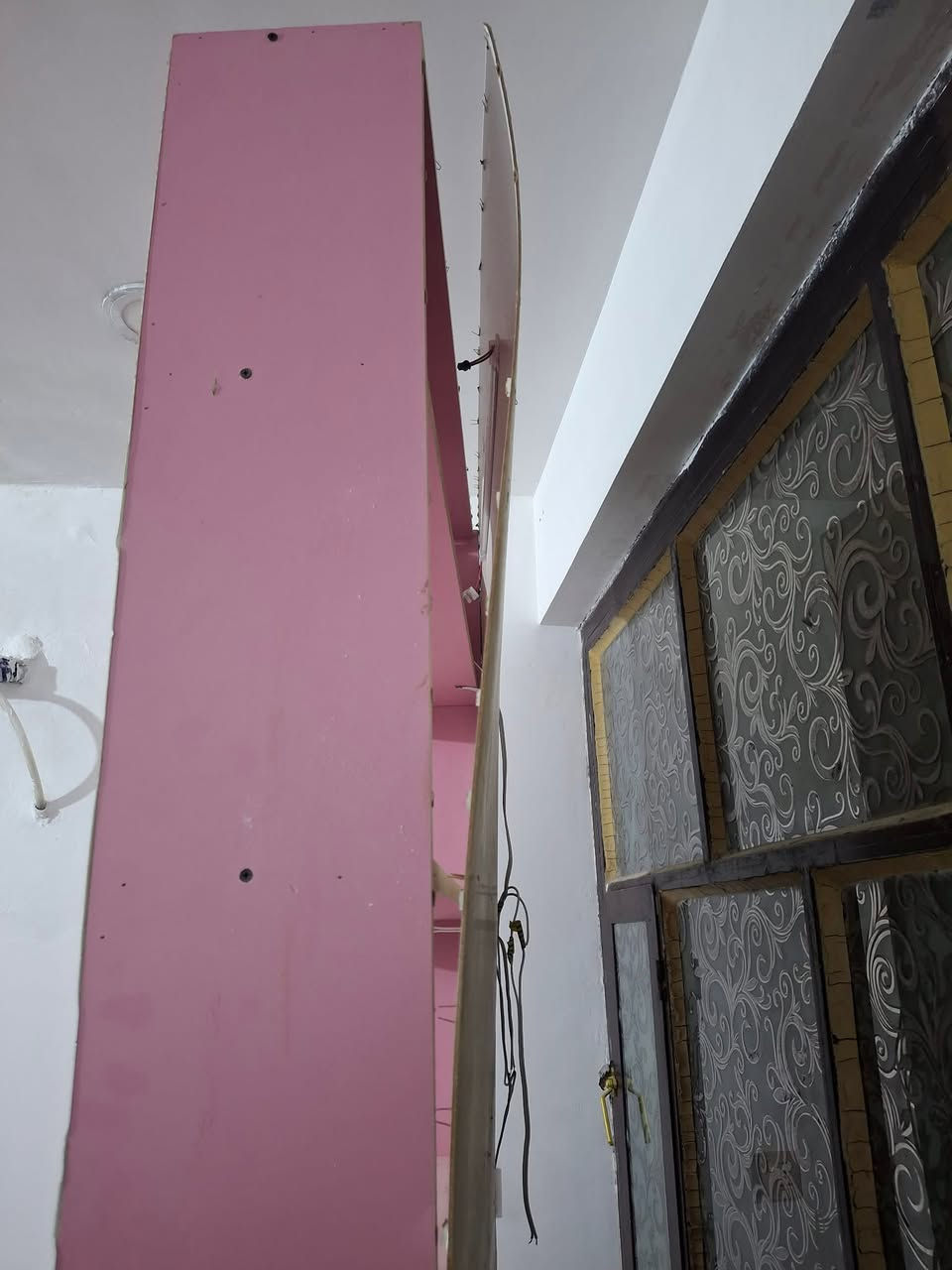 السلام عليكم 
 هذني فاترينات للبيع الارتفاع مترين والعرض متر ثلاث قطع لون وردي وابيض مع لوكو ونشرات داخل الخانات والخانة ارتفاع ٣٠س العمق ٢٠ س سعر الفاترينا الوحدة ب٧٥ + ميز متر مربع بسعر ١٠٠ مفصلهن تفصال 

ملاحضة 
احد الفاترينات بس الاكلبس مالهن مشلوع والوكو مكسور فقط سعرها يكون ٦٠ 
مكان بغداد بلديات


**إذا كنت صاحب هذا الإعلان وتريد حذفه لأي سبب، رجاءا أرسل رسالة إلى الدعم الفني**