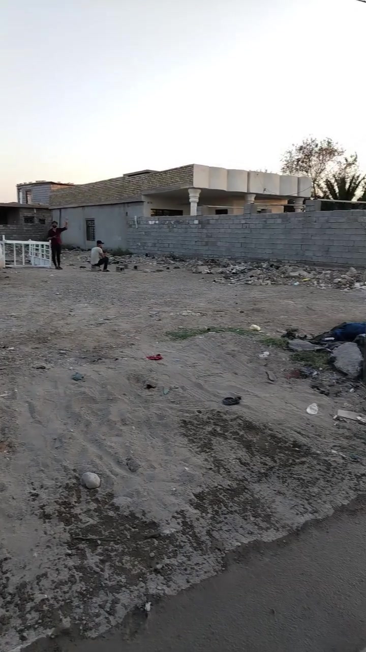 يوجد قطعت أرض البيع ٦٠٠م قرب سوك التاجي قريبه ع الشارع العام و تبعد خمس دقايق عن بغداد كهرباء فوكاهه ومي رساله قوي ميحتاج موطور الاستفسار ***********
