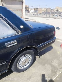 سيدان موديل 91 السياره مكفولة منل ظربه مصبوغه جماليه جاهز تبريد وحدادي...