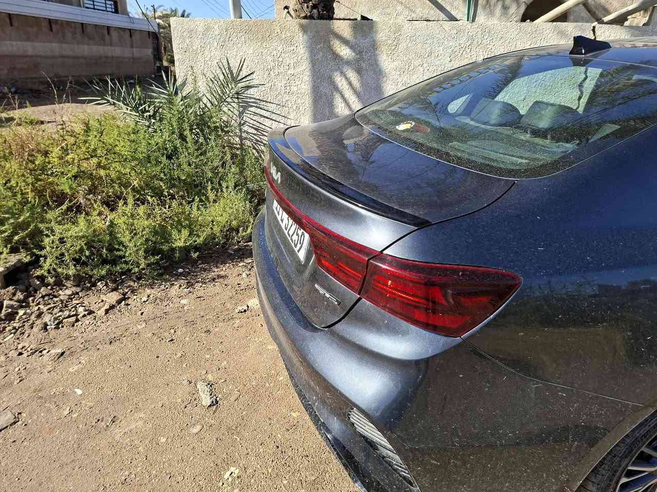 السلام عليكم كيا فورتي جيتي لاين فول مواصفات سياره جديده الضرر موضح بالصوره ولباقي مكفول اي استفسار هذا رقمي *********** موديل 2022
