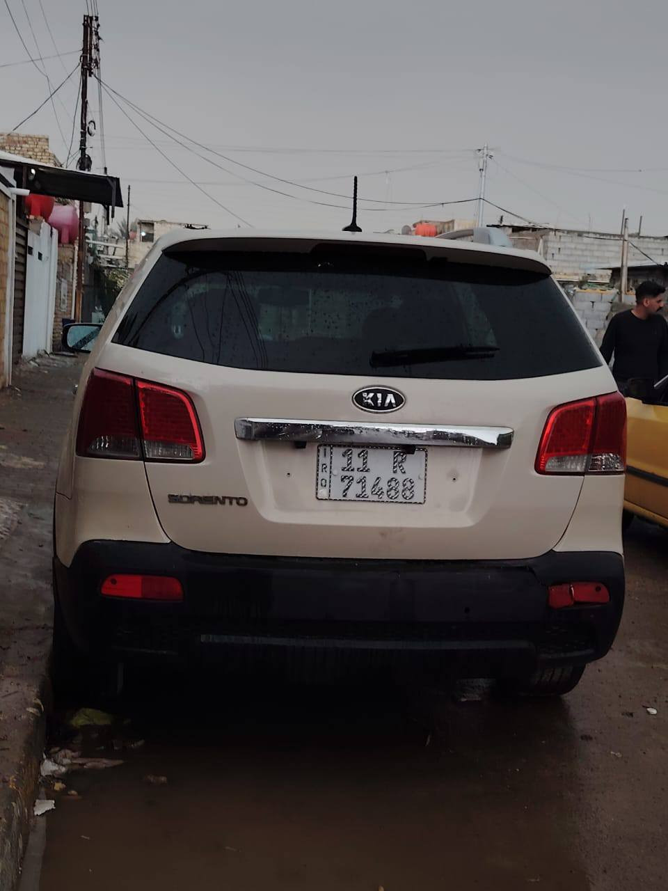 سياره سورنتو موديل ١١ مراوس ويةمهافي مكاني بغدادعادي اذبيهةضربةصبغ عادي حسب القناعة***********مكاني بغداد
