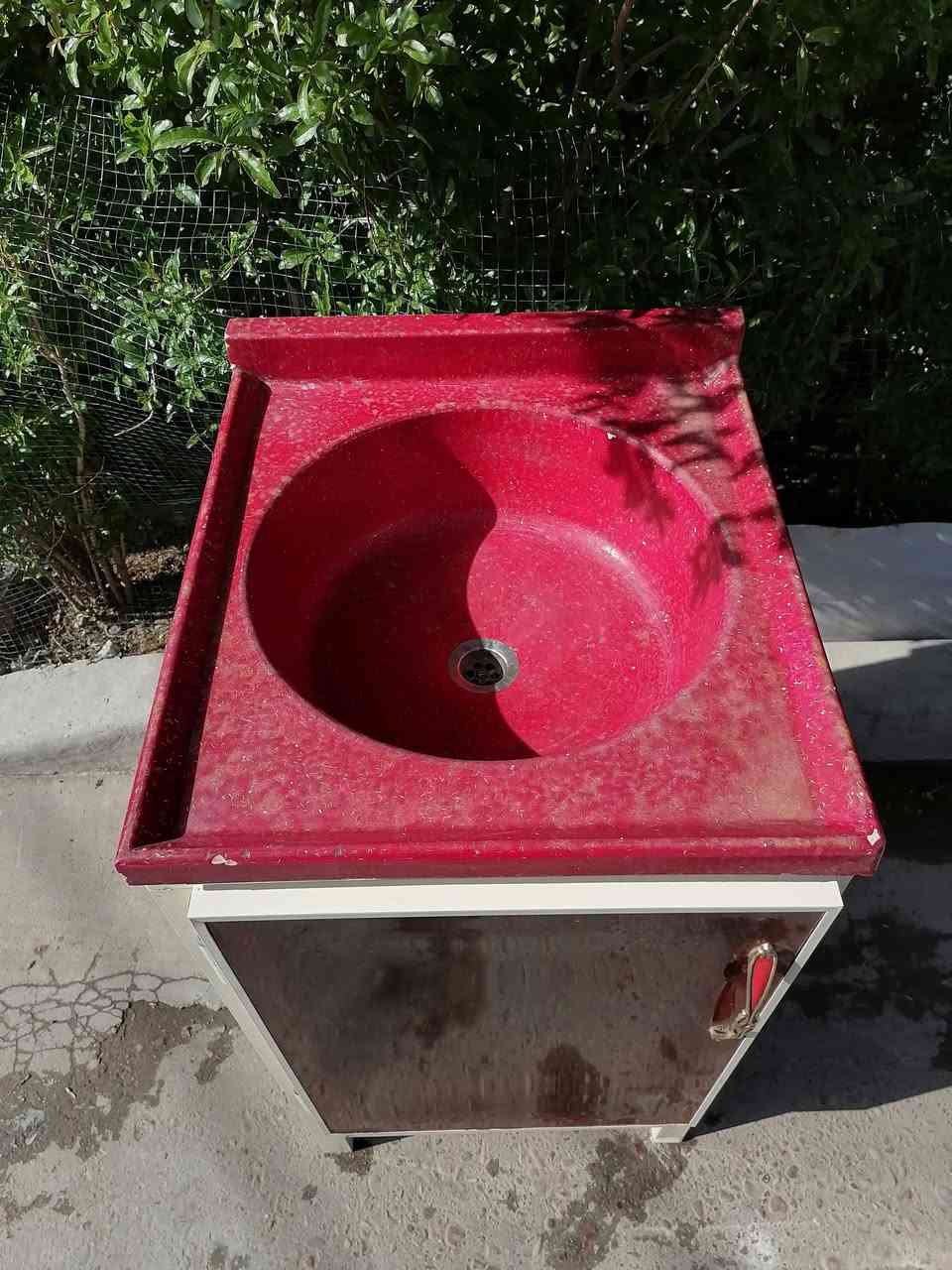 السلام عليكم كاونتر سنك مرمر مستخدم نضيف قياس العرض ٥٠سم الارتفاع ٩٧سم سعرة ٨٠ العنوان الشعب اكو خدمة توصيل بكروه ***********
