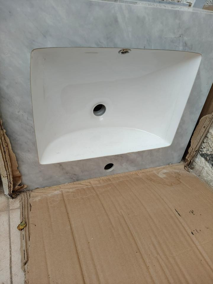 مغلسلة جديده بعدها بالكارتون ما مستعمله للبيع السعر 100 العنوان الزعفرانيه ***********
