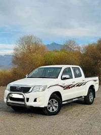 تويوتا هايلوكس • ٢٠١٤ • ٢٢٧٠٠٠ كم